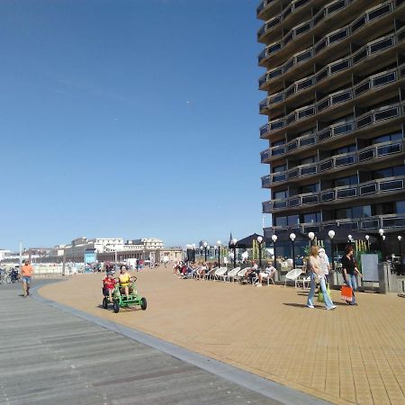 Residentie Aldis Met Zeezicht Apartment Остенде Екстериор снимка